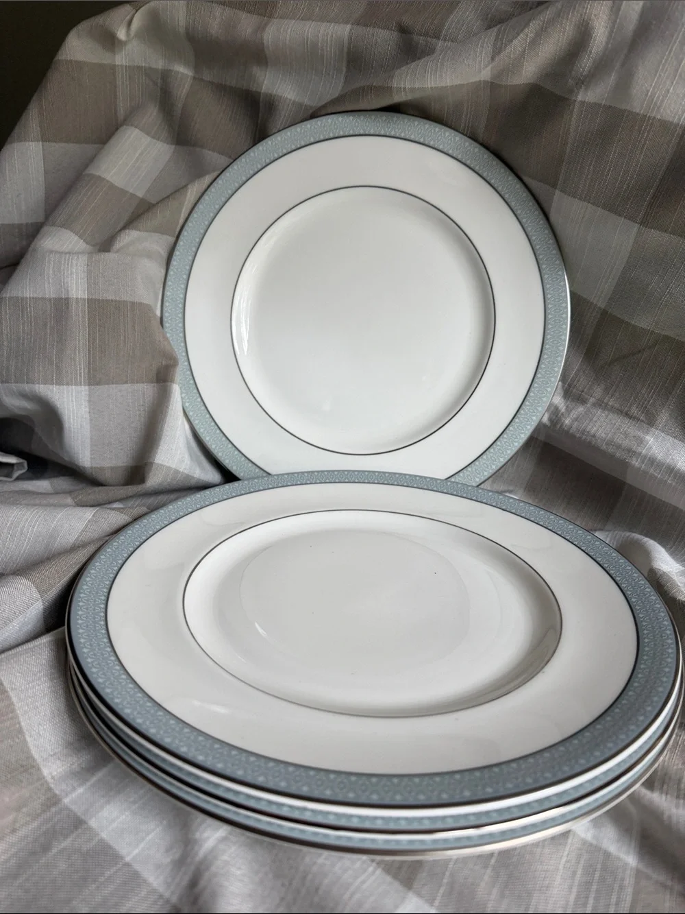 Elegant White Dinner Plates with Pale Blue Border - Set of 4